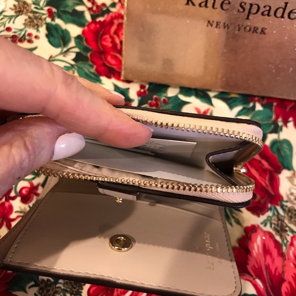 🌟KATE SPADE WALLET NWT 🎉HOST PICK - Picture 15 of 16